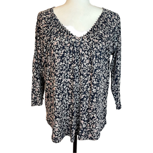 Lucky Brand Women’s V-Neck 3/4 Sleeve Floral Raglan Pintucked Necline Large Top